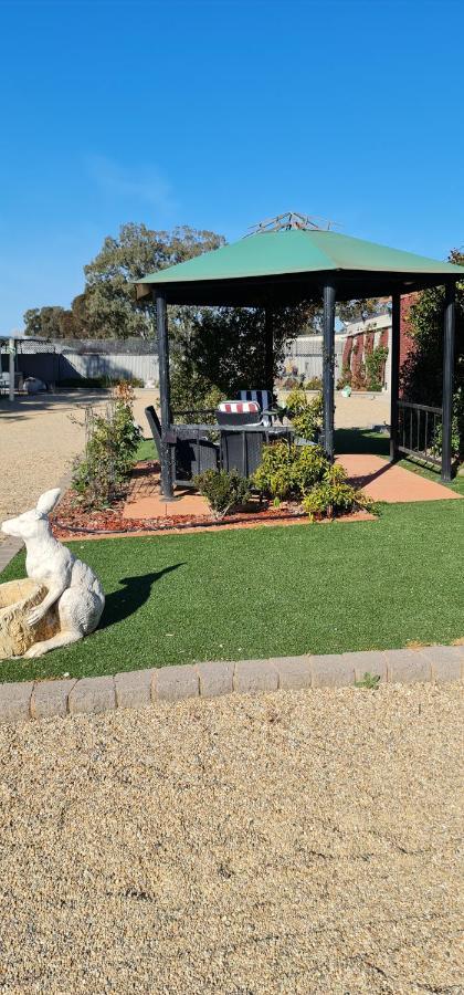 Cameo Inn Motel West Wyalong Extérieur photo